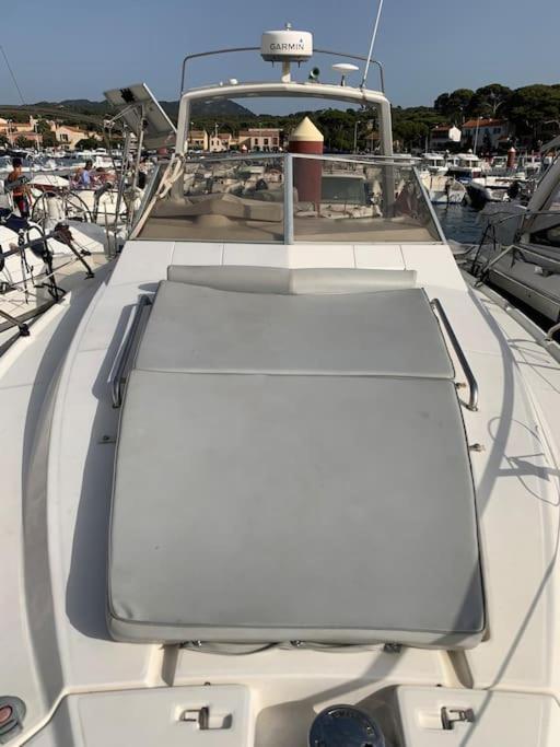 Bateau A Quai Au Brusc, Confort, Coucher De Soleil, Calme Six-Fours-les-Plages Kültér fotó